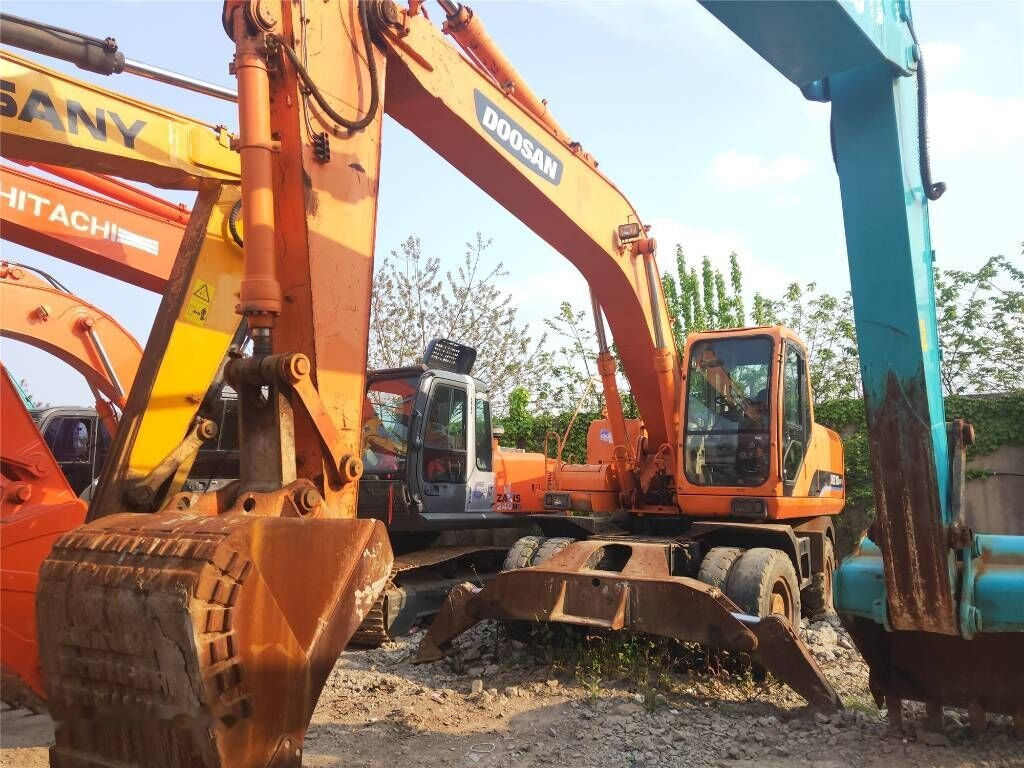Doosan DH 210 W-7 - Excavadora de ruedas: foto 4 Doosan DH 210 W-7 - Excavadora de ruedas: foto 4