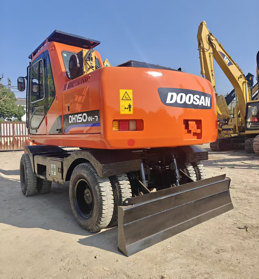 Doosan DH150W - Excavadora de ruedas: foto 5 Doosan DH150W - Excavadora de ruedas: foto 5