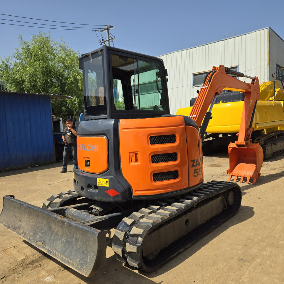 HITACHI ZX55 - Miniexcavadora: foto 4 HITACHI ZX55 - Miniexcavadora: foto 4