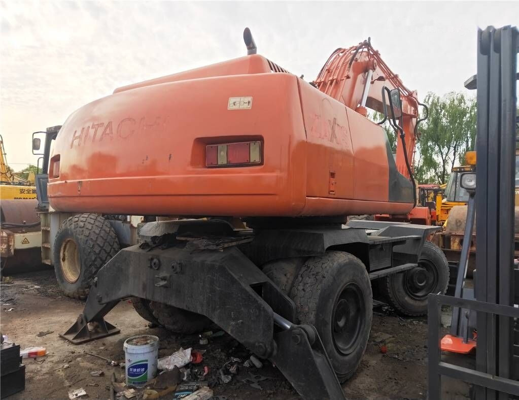 Hitachi ZX160WD - Excavadora de ruedas: foto 2 Hitachi ZX160WD - Excavadora de ruedas: foto 2