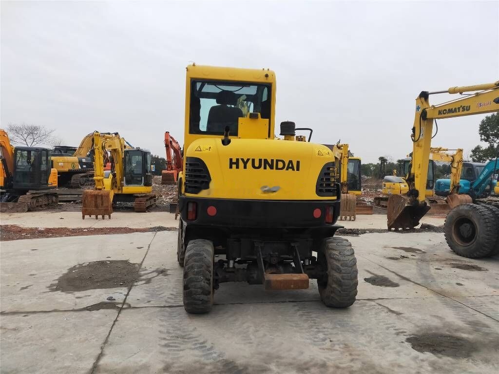 Hyundai Robex 60 W-7 - Excavadora de ruedas: foto 2 Hyundai Robex 60 W-7 - Excavadora de ruedas: foto 2