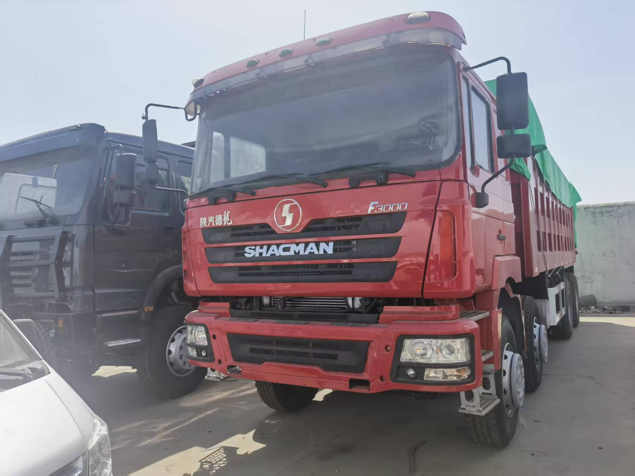 Shacman F3000 8*4 Dump truck - Camión volquete: foto 1 Shacman F3000 8*4 Dump truck - Camión volquete: foto 1