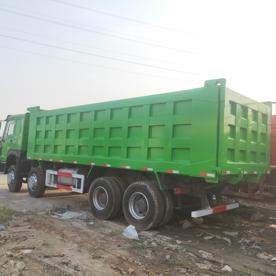 Sinotruk HOWO 371 8*4 Dump truck - Camión volquete: foto 2 Sinotruk HOWO 371 8*4 Dump truck - Camión volquete: foto 2