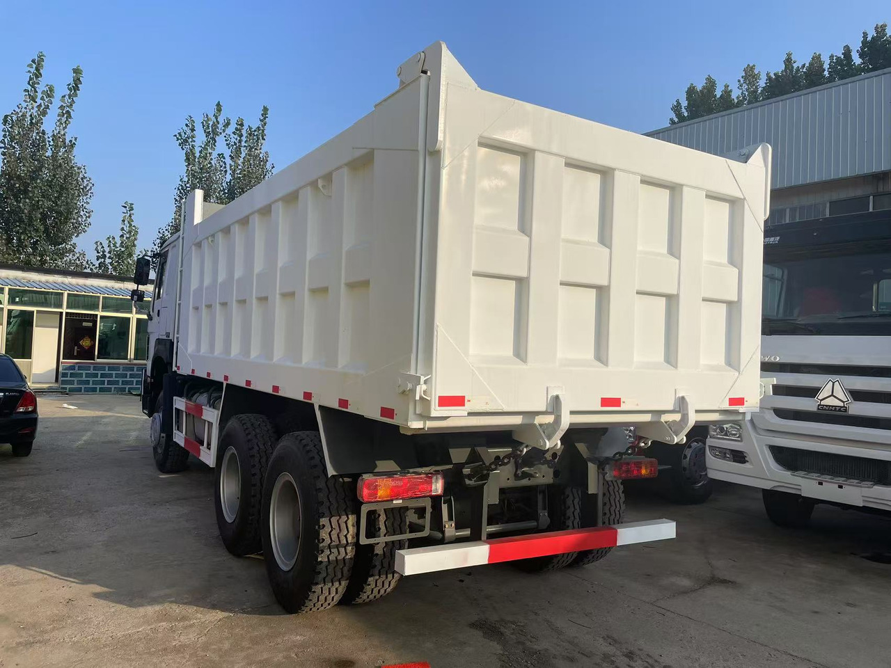 Sinotruk HOWO 371 brand new 6*4 Dump truck - Camión volquete: foto 4 Sinotruk HOWO 371 brand new 6*4 Dump truck - Camión volquete: foto 4