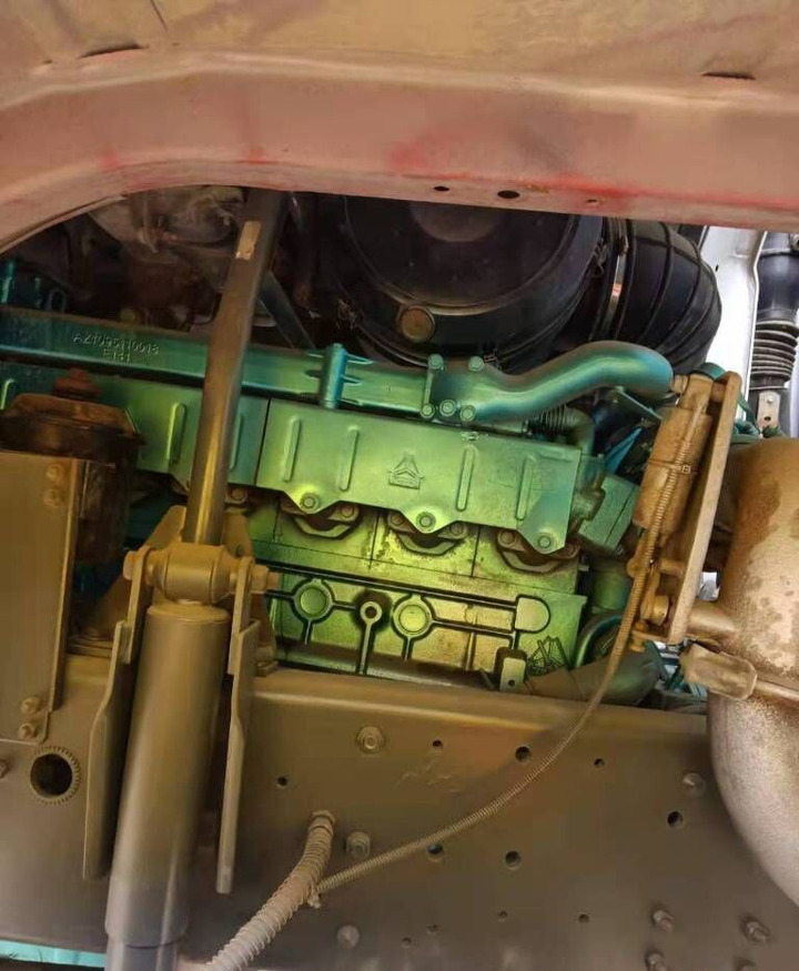 Sinotruk HOWO 6*4 - Camión caja abierta: foto 4 Sinotruk HOWO 6*4 - Camión caja abierta: foto 4