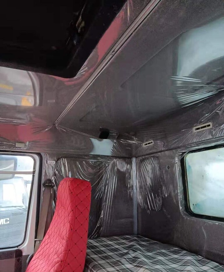 Sinotruk HOWO 6*4 Fuel Tank Truck - Camión cisterna: foto 5 Sinotruk HOWO 6*4 Fuel Tank Truck - Camión cisterna: foto 5