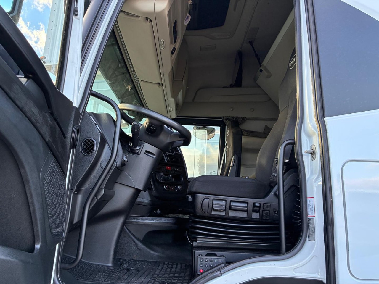 Cabeza tractora Cabeza Tractora IVECO 460 AUTOMATICO  INTARDER ADR: foto 17