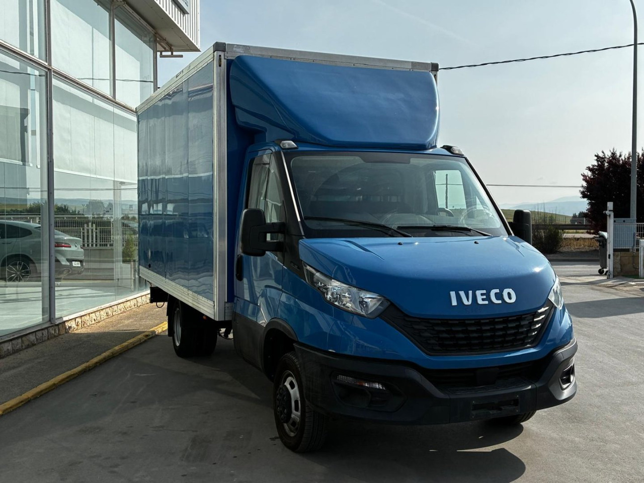 Caja cerrada IVECO 35C16 20m3 - Furgoneta caja cerrada: foto 3 Caja cerrada IVECO 35C16 20m3 - Furgoneta caja cerrada: foto 3