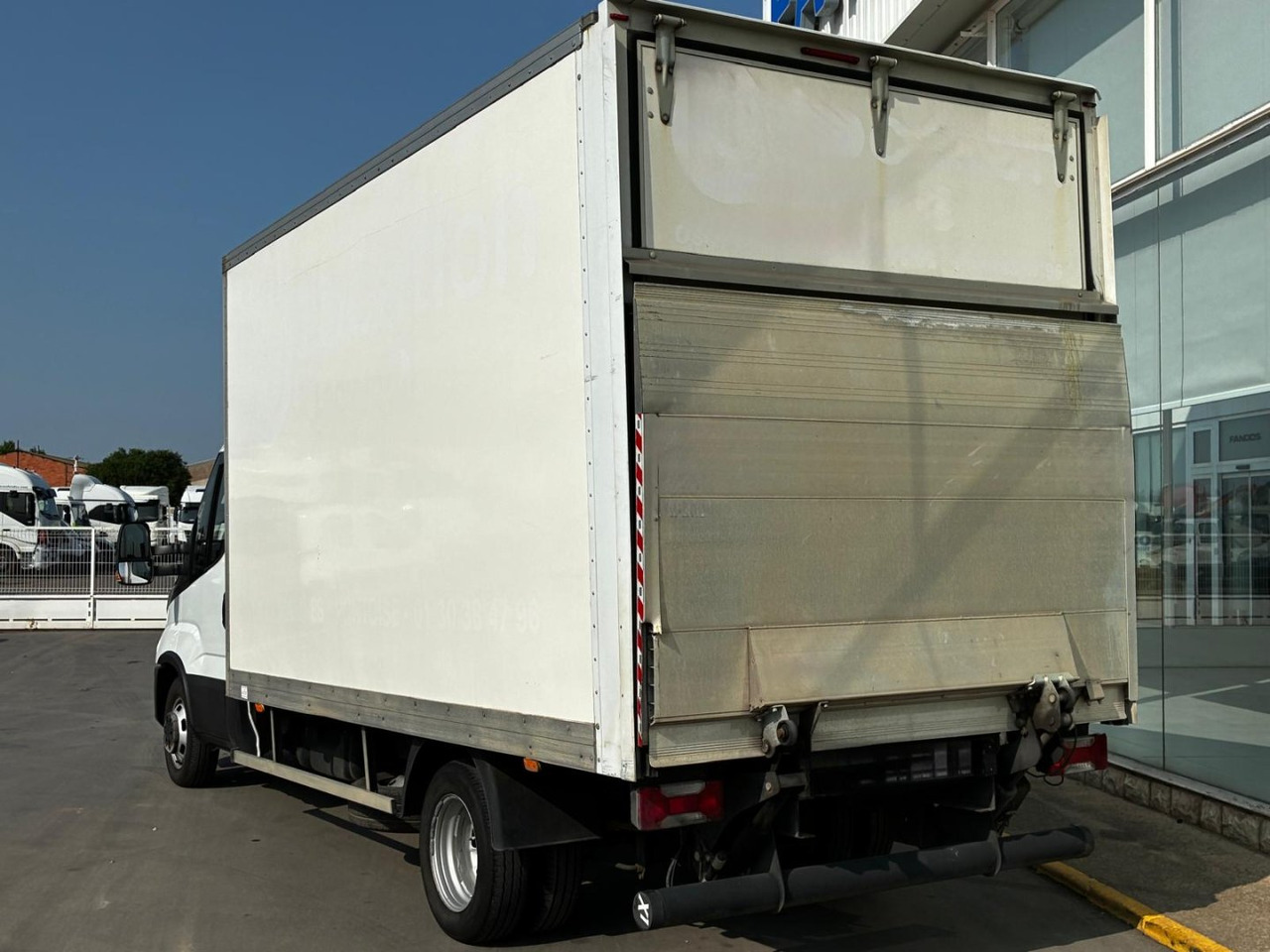 Caja cerrada IVECO 35C16 20m3 - Furgoneta caja cerrada: foto 4 Caja cerrada IVECO 35C16 20m3 - Furgoneta caja cerrada: foto 4