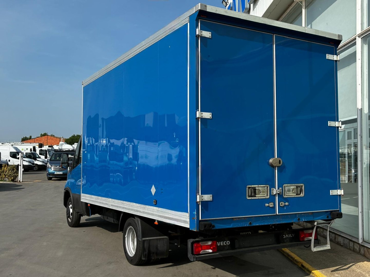 Caja cerrada IVECO 35C16 20m3 - Furgoneta caja cerrada: foto 4 Caja cerrada IVECO 35C16 20m3 - Furgoneta caja cerrada: foto 4
