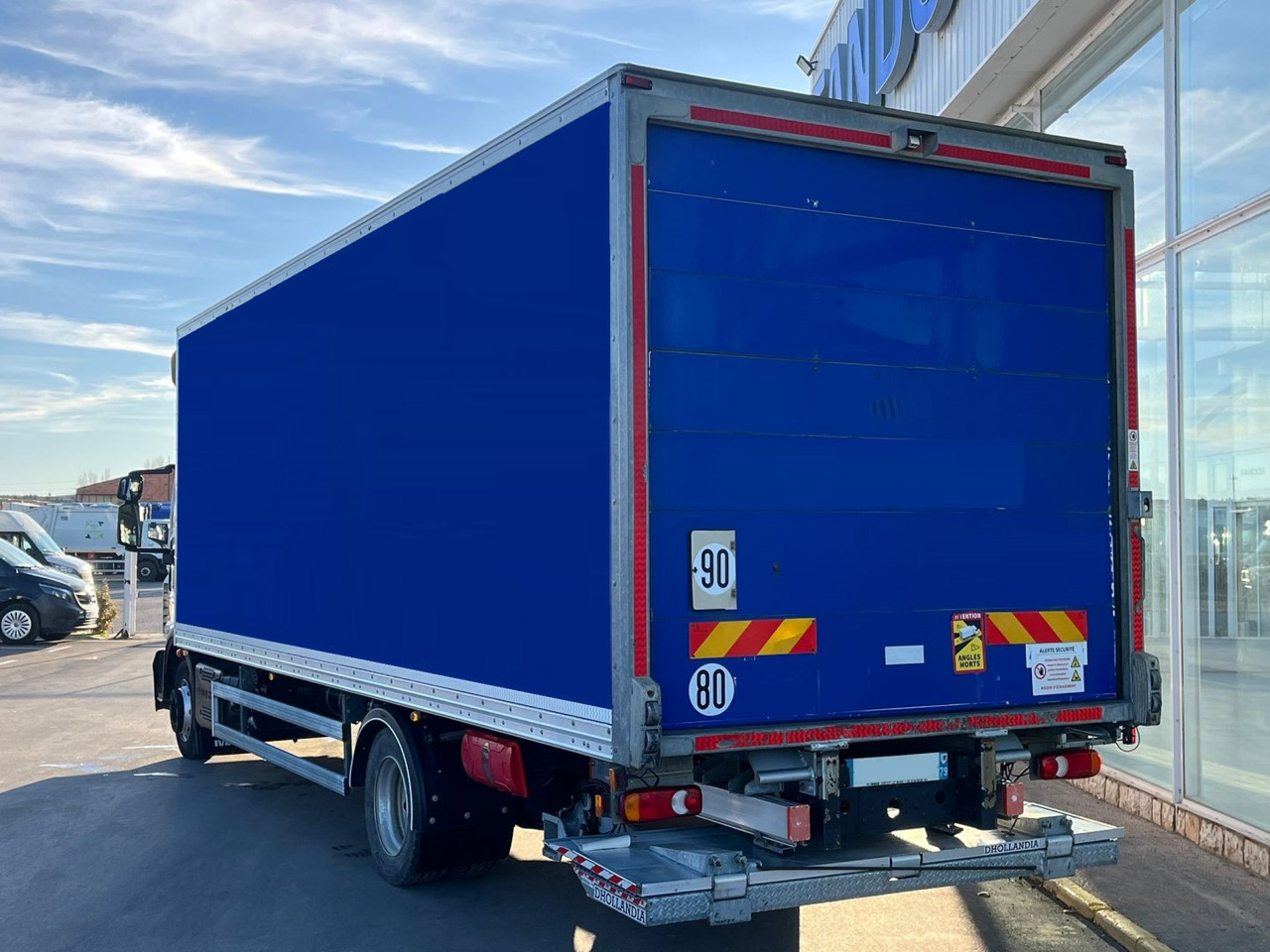 Caja cerrada IVECO Eurocargo ML 120 E22 - Camión caja cerrada: foto 2 Caja cerrada IVECO Eurocargo ML 120 E22 - Camión caja cerrada: foto 2