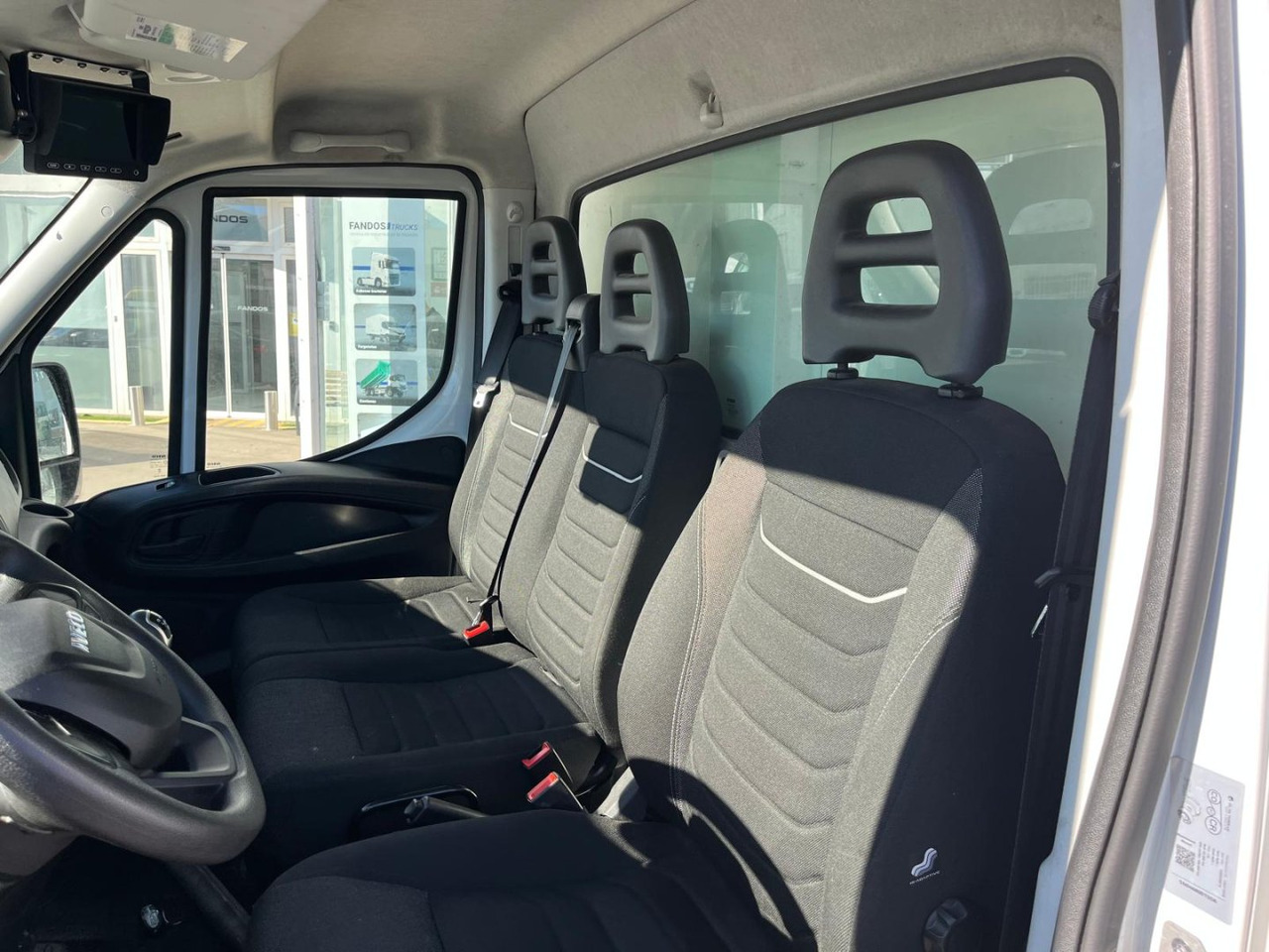 Frigorífico IVECO 35C16 3.0 FRIGORIFICA - Furgoneta frigorifica: foto 5 Frigorífico IVECO 35C16 3.0 FRIGORIFICA - Furgoneta frigorifica: foto 5