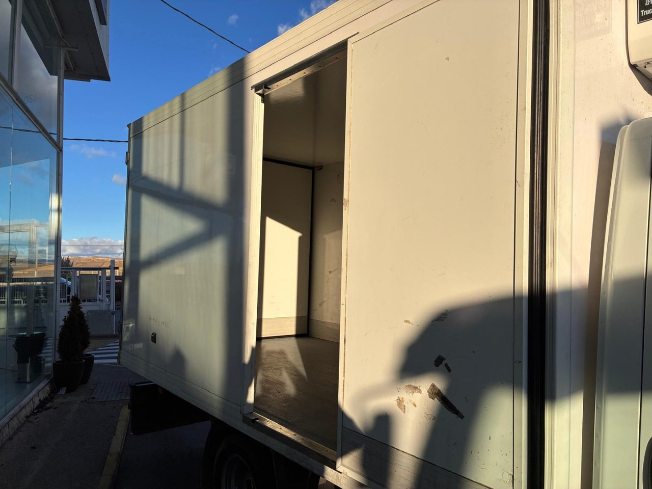 Frigorífico IVECO 35C16 3.0 FRIGORIFICA - Furgoneta frigorifica: foto 4 Frigorífico IVECO 35C16 3.0 FRIGORIFICA - Furgoneta frigorifica: foto 4