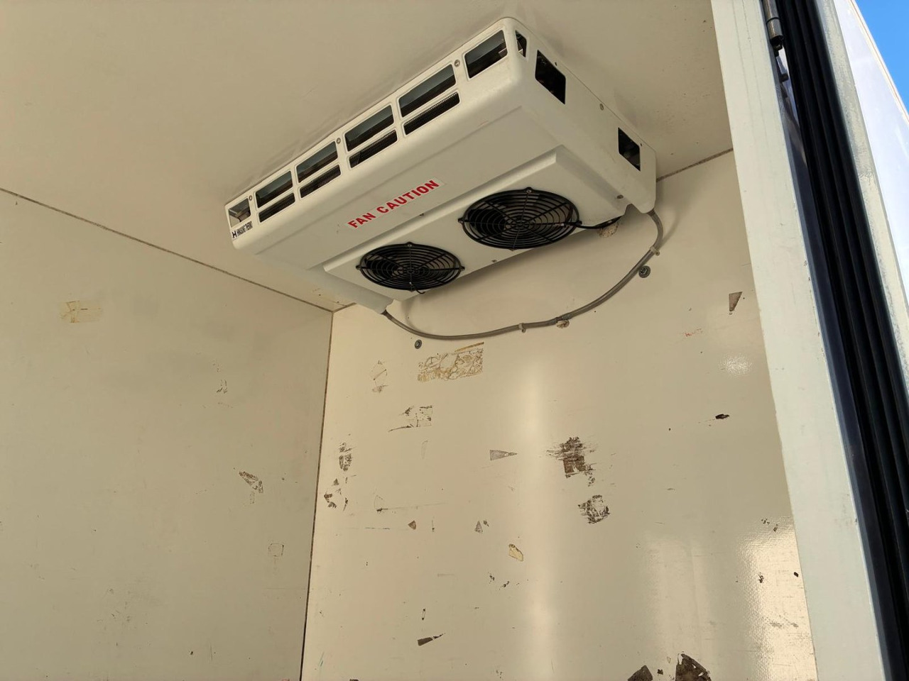 Frigorífico IVECO 35C16 3.0 FRIGORIFICA - Furgoneta frigorifica: foto 5 Frigorífico IVECO 35C16 3.0 FRIGORIFICA - Furgoneta frigorifica: foto 5