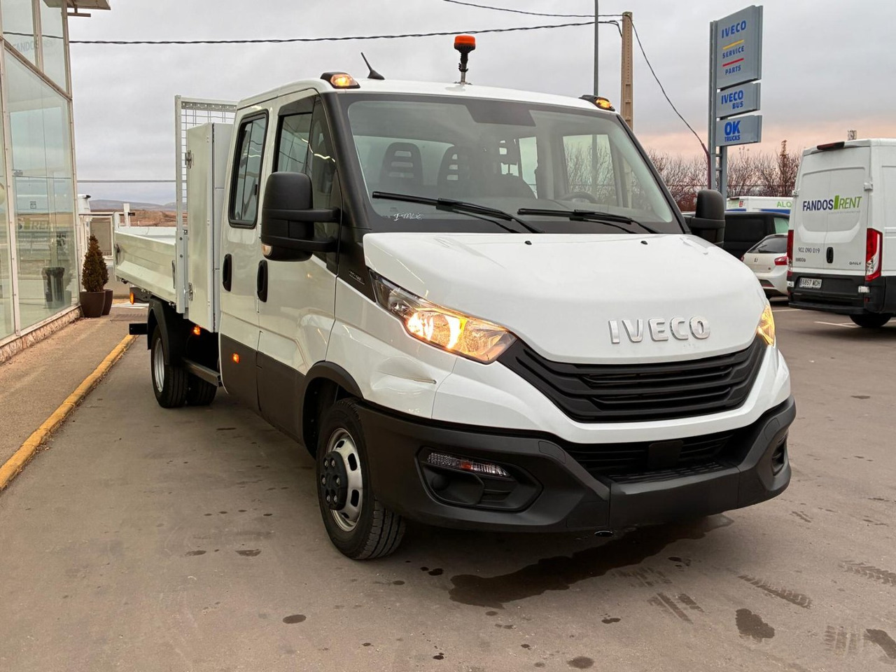 Volquete/Dumper IVECO 35C14 CAJA BASCULANTE DOBLE CABINA - Furgoneta basculante, Furgoneta combi: foto 3 Volquete/Dumper IVECO 35C14 CAJA BASCULANTE DOBLE CABINA - Furgoneta basculante, Furgoneta combi: foto 3