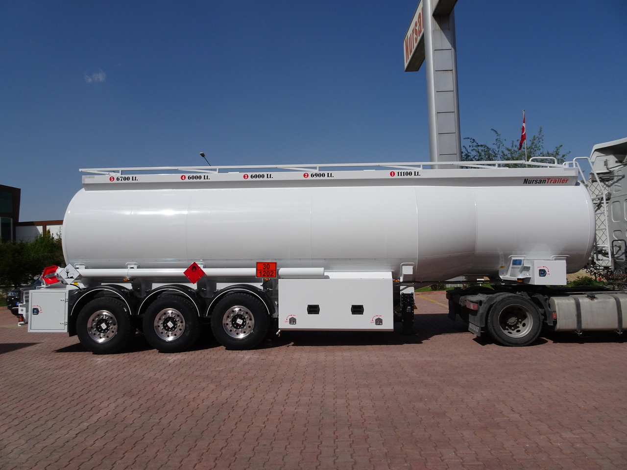 NURSAN Aluminium Tanker - Semirremolque cisterna: foto 3 NURSAN Aluminium Tanker - Semirremolque cisterna: foto 3