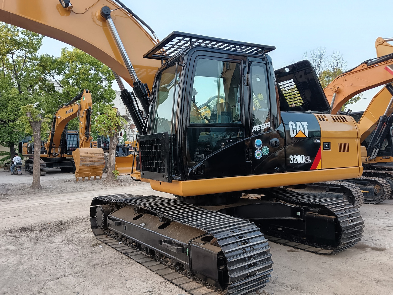CATERPILLAR 320D CAT 320D2 L - Excavadora de cadenas: foto 2 CATERPILLAR 320D CAT 320D2 L - Excavadora de cadenas: foto 2