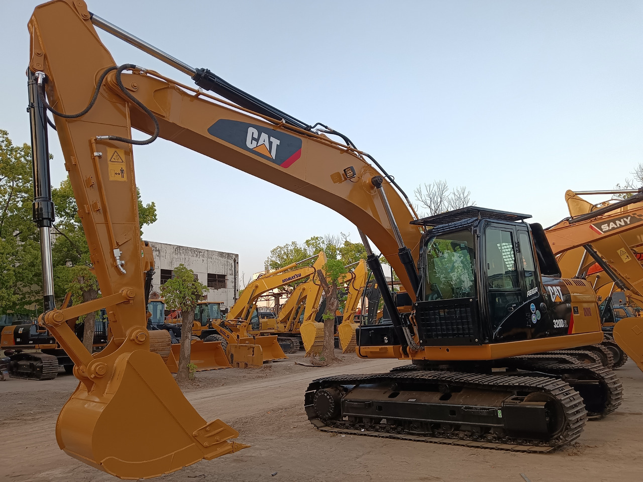 CATERPILLAR 320D CAT 320D2 L - Excavadora de cadenas: foto 4 CATERPILLAR 320D CAT 320D2 L - Excavadora de cadenas: foto 4