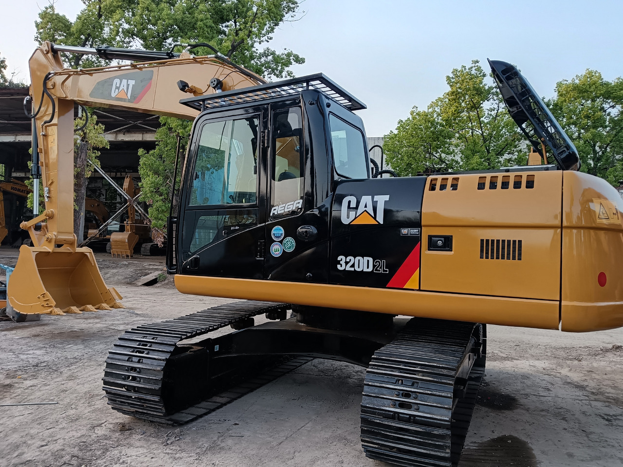 CATERPILLAR 320D CAT 320D2L - Excavadora de cadenas: foto 2 CATERPILLAR 320D CAT 320D2L - Excavadora de cadenas: foto 2
