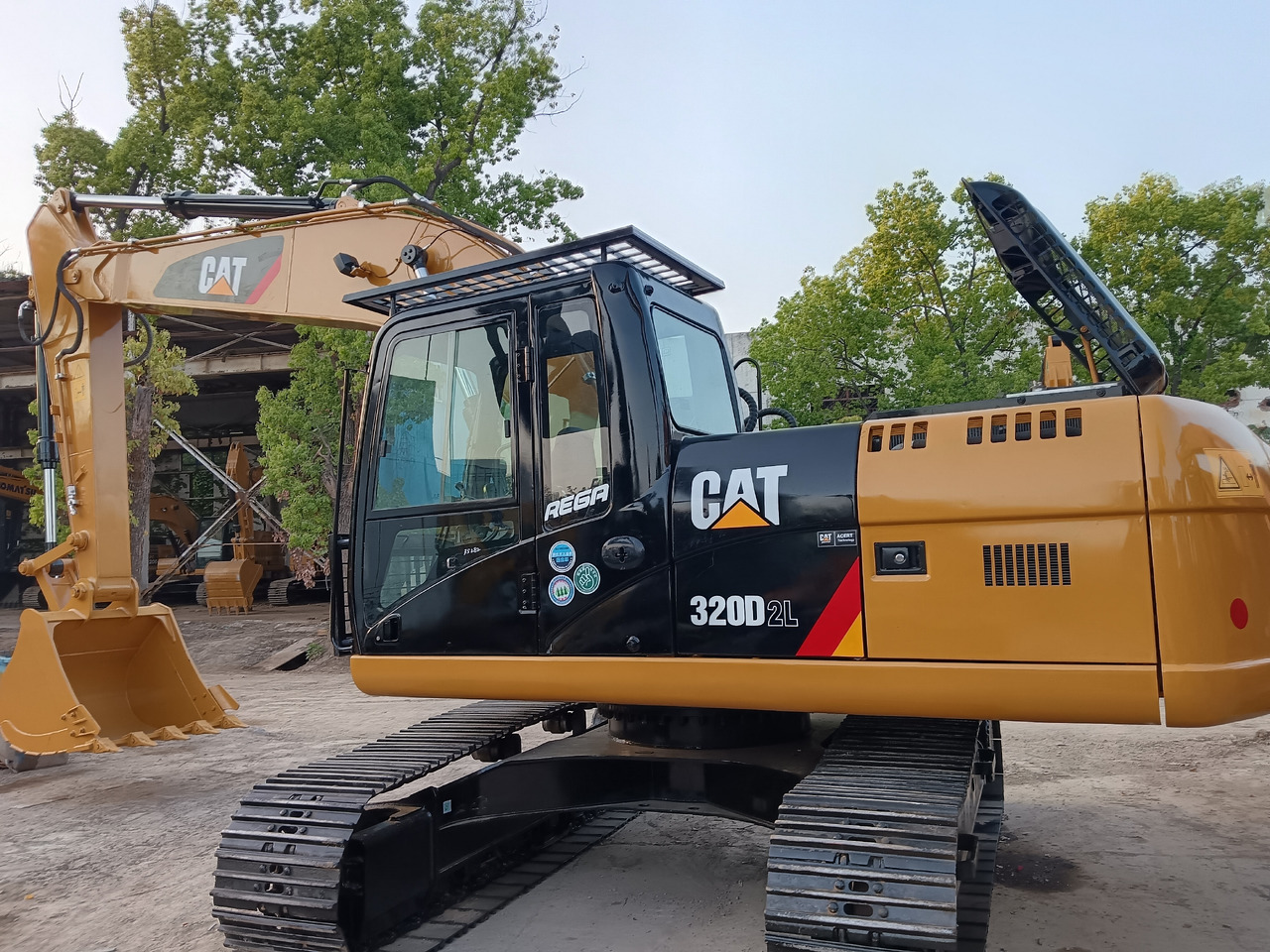 CATERPILLAR 320D CAT 320D2L - Excavadora de cadenas: foto 3 CATERPILLAR 320D CAT 320D2L - Excavadora de cadenas: foto 3