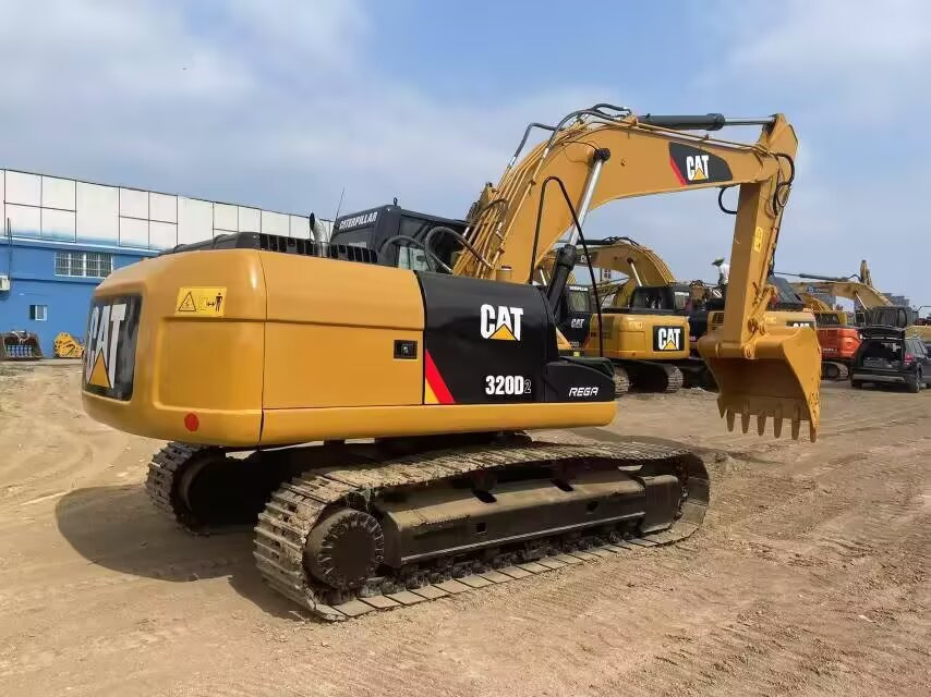 CATERPILLAR 320D2 L CAT - Excavadora de cadenas: foto 1 CATERPILLAR 320D2 L CAT - Excavadora de cadenas: foto 1