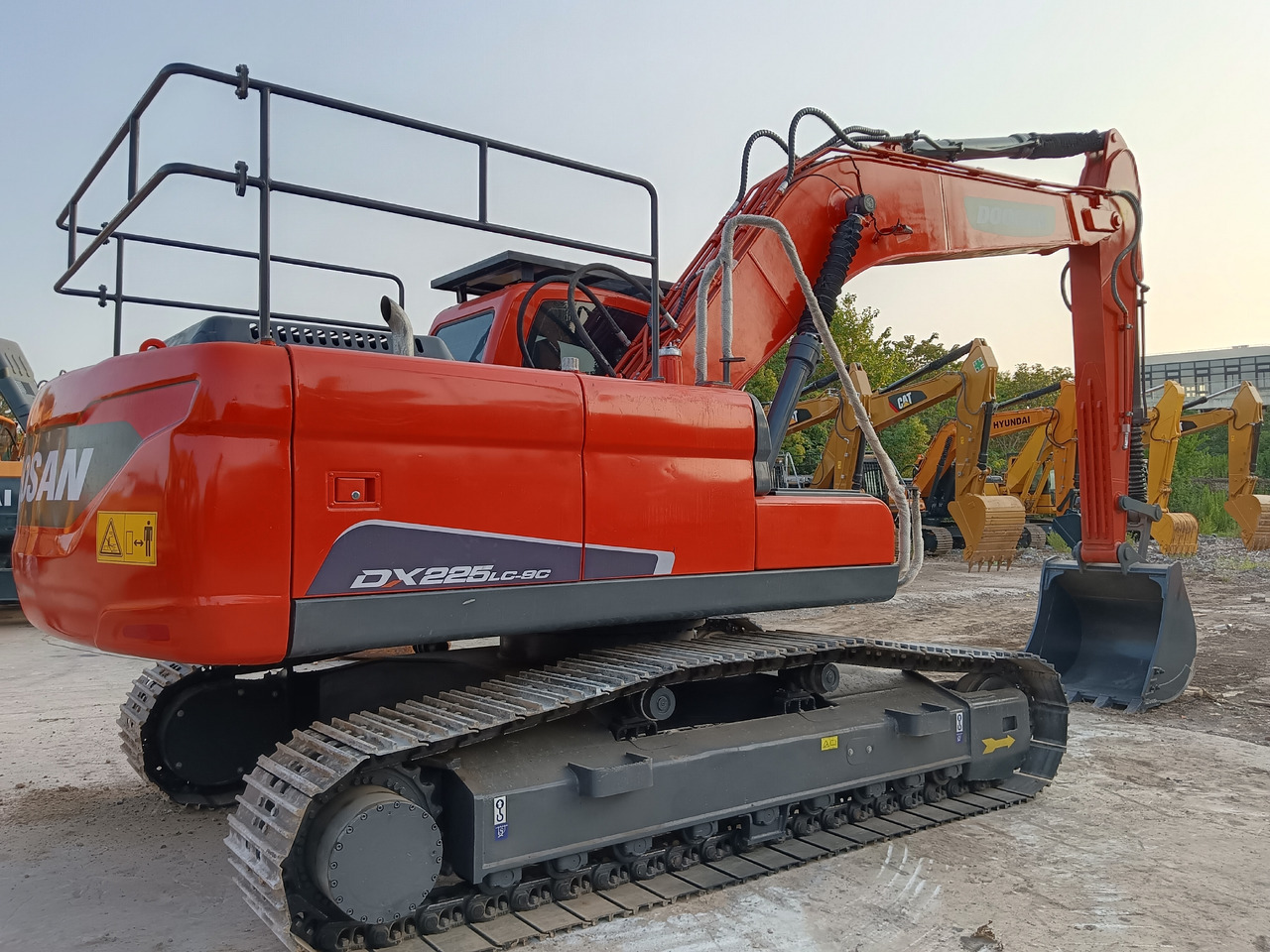 DOOSAN DX225 LC - 9C DX 225 LCA DX300 DX340 - Excavadora de cadenas: foto 1 DOOSAN DX225 LC - 9C DX 225 LCA DX300 DX340 - Excavadora de cadenas: foto 1