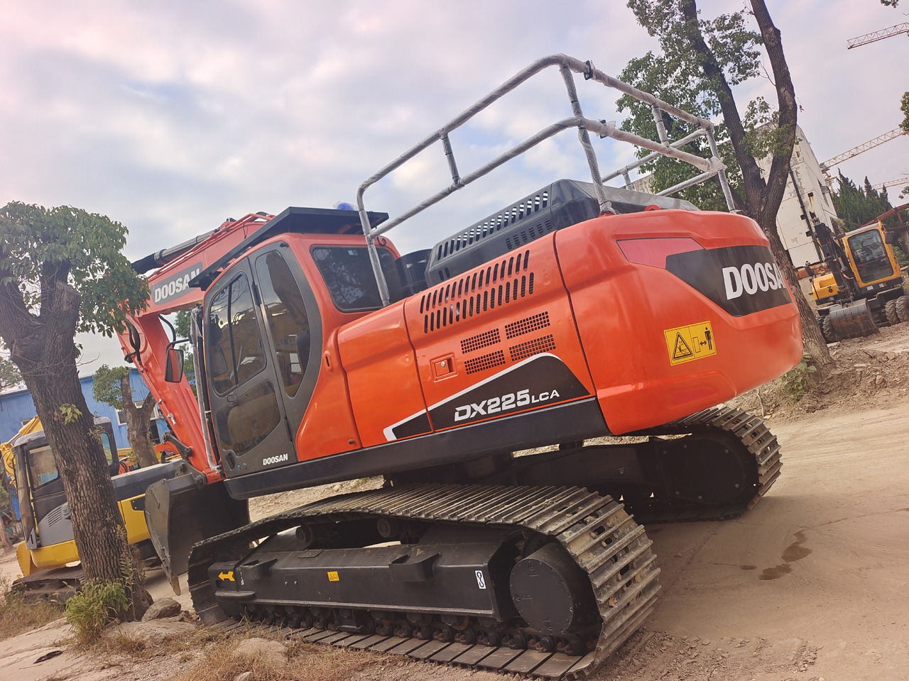 DOOSAN DX225 LCA DX 225 LC - 9C - Excavadora de cadenas: foto 1 DOOSAN DX225 LCA DX 225 LC - 9C - Excavadora de cadenas: foto 1