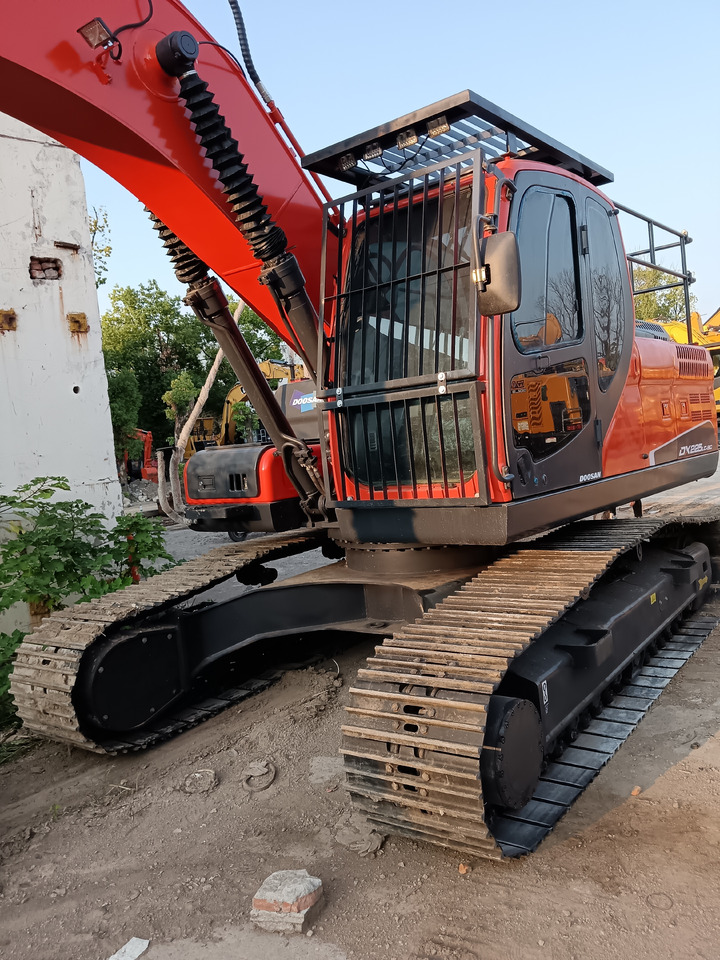 DOOSAN DX225LC-9C - Excavadora de cadenas: foto 4 DOOSAN DX225LC-9C - Excavadora de cadenas: foto 4