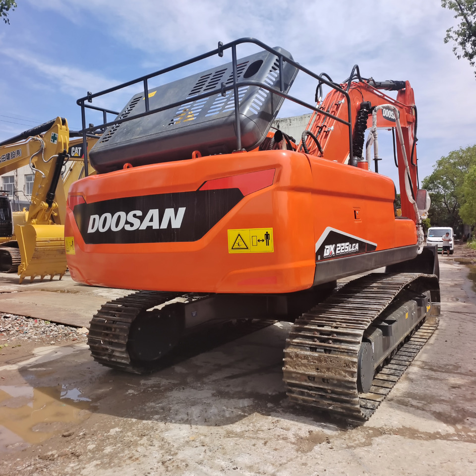 DOOSAN DX225LCA DX225 LC - 9C - Excavadora de cadenas: foto 3 DOOSAN DX225LCA DX225 LC - 9C - Excavadora de cadenas: foto 3