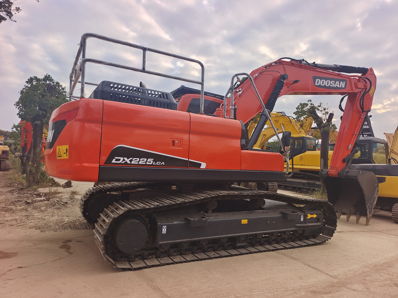 Excavadora de cadenas DOOSAN DX225LCA DX225 LC-9C DX300  DX340: foto 1