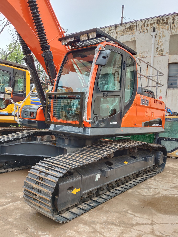DOOSAN DX300LC-9C - Excavadora de cadenas: foto 4 DOOSAN DX300LC-9C - Excavadora de cadenas: foto 4