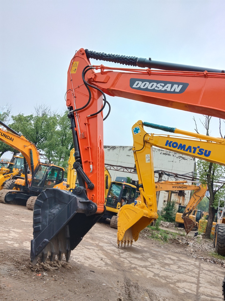 DOOSAN DX300LC-9C - Excavadora de cadenas: foto 2 DOOSAN DX300LC-9C - Excavadora de cadenas: foto 2