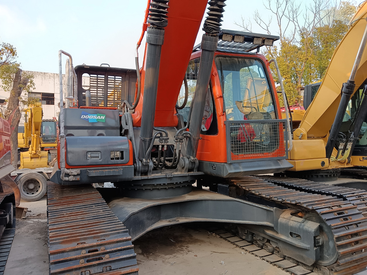 DOOSAN DX340LCA DX340LC-9C - Excavadora de cadenas: foto 1 DOOSAN DX340LCA DX340LC-9C - Excavadora de cadenas: foto 1
