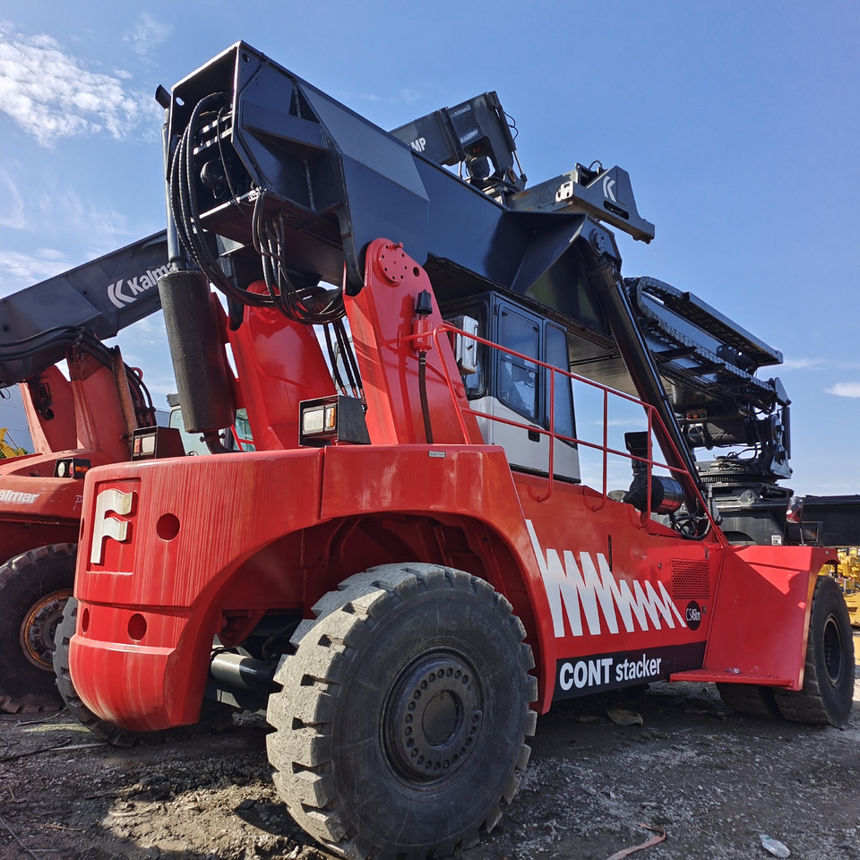 FANTUZZI CS 45 KMHD 45 TON CONTAINER REACH CRANE - Reach stacker: foto 2 FANTUZZI CS 45 KMHD 45 TON CONTAINER REACH CRANE - Reach stacker: foto 2