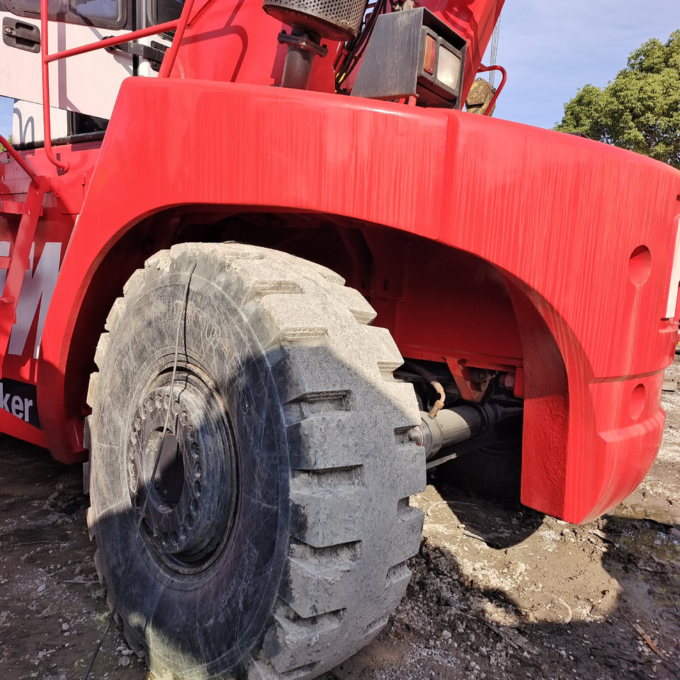 FANTUZZI CS 45 KMHD 45 TON CONTAINER REACH CRANE - Reach stacker: foto 3 FANTUZZI CS 45 KMHD 45 TON CONTAINER REACH CRANE - Reach stacker: foto 3