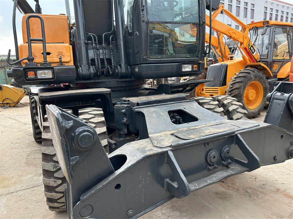 HYUNDAI 210W-9 210W - 9T 9S - Excavadora de ruedas: foto 5 HYUNDAI 210W-9 210W - 9T 9S - Excavadora de ruedas: foto 5
