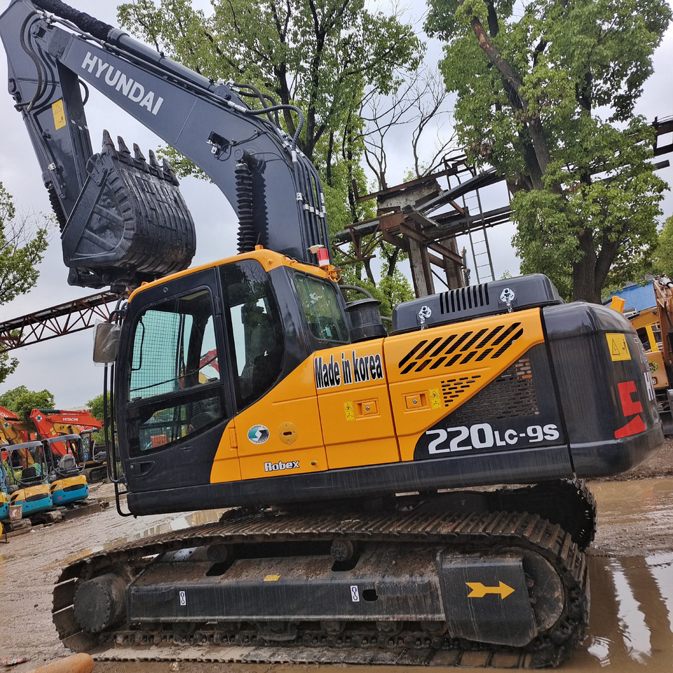 HYUNDAI 220 LC - 9 S 220LC - 9 T - Excavadora de cadenas: foto 1 HYUNDAI 220 LC - 9 S 220LC - 9 T - Excavadora de cadenas: foto 1