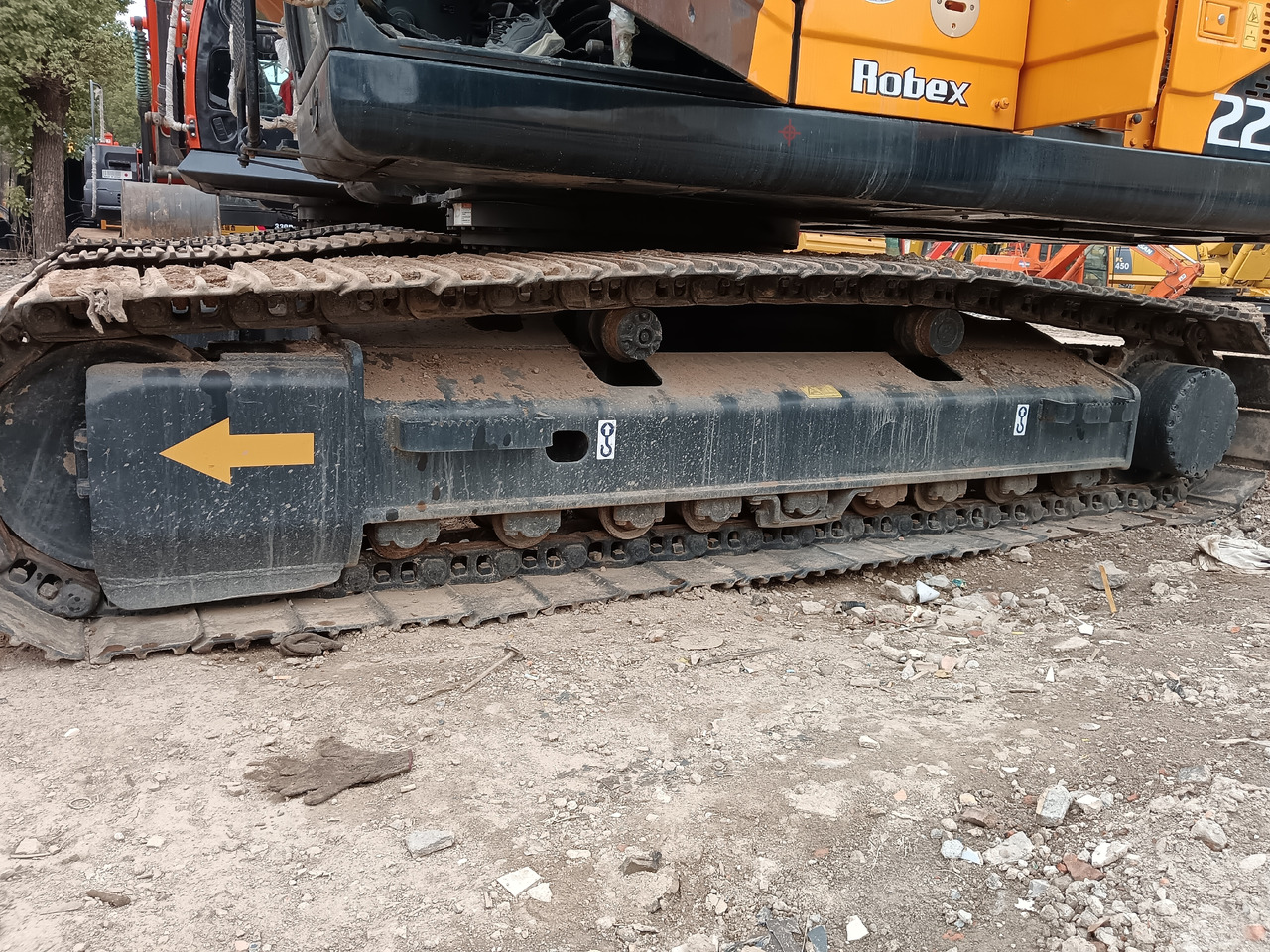 HYUNDAI 220LC-9 S 220 LC - 9 T - Excavadora de cadenas: foto 4 HYUNDAI 220LC-9 S 220 LC - 9 T - Excavadora de cadenas: foto 4