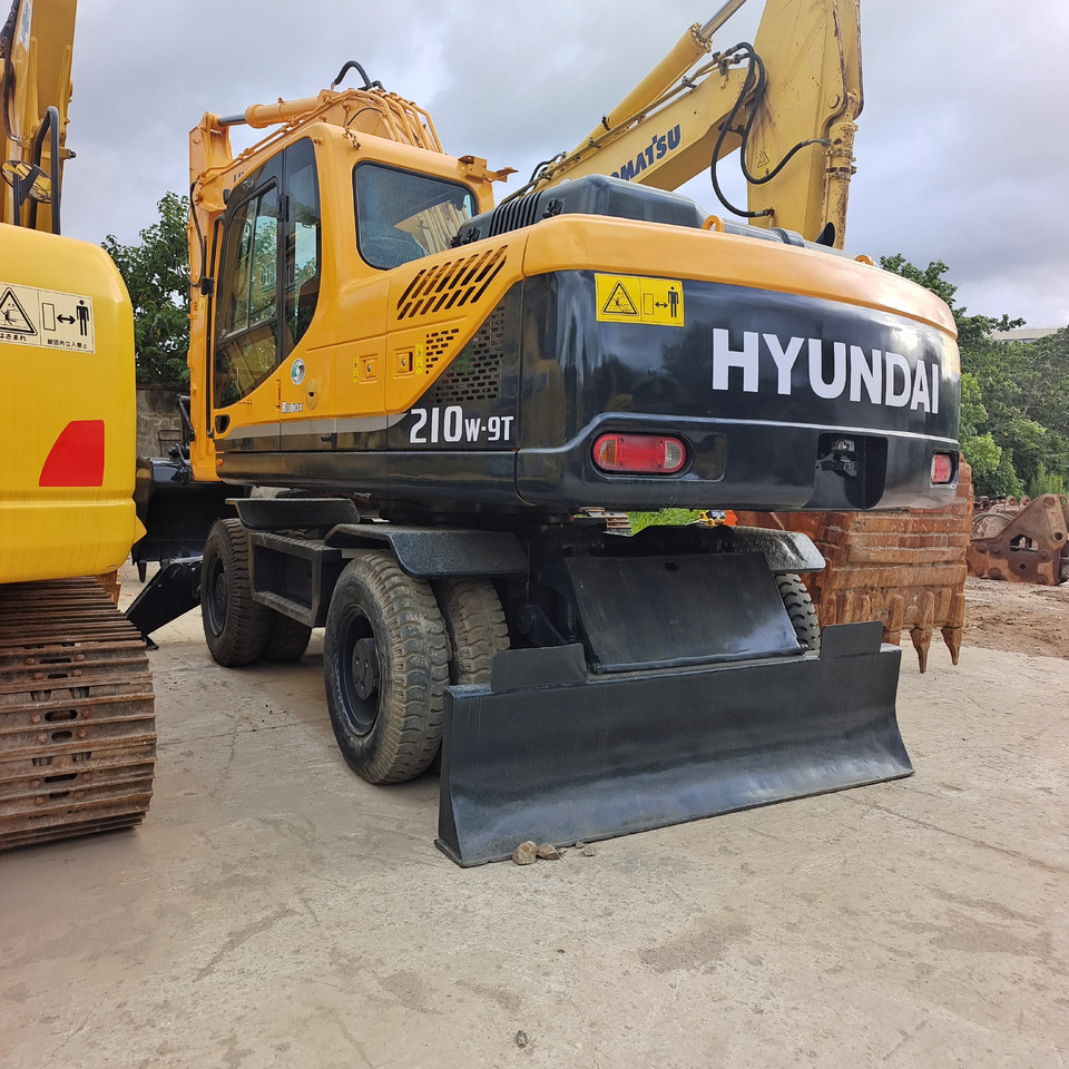 HYUNDAI ROBEX 210W-9T 210W - 9 T - Excavadora de ruedas: foto 4 HYUNDAI ROBEX 210W-9T 210W - 9 T - Excavadora de ruedas: foto 4