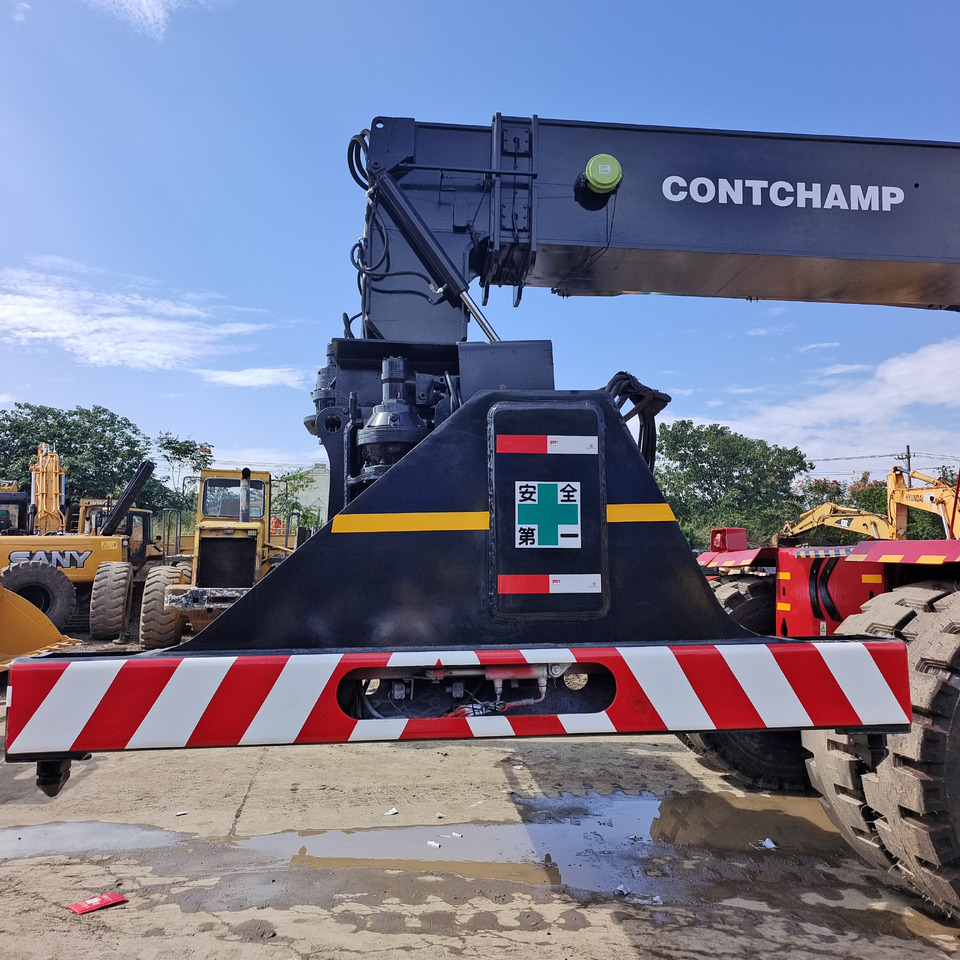 KALMAR DRF450 DRT DRU 45 TON - Reach stacker: foto 2 KALMAR DRF450 DRT DRU 45 TON - Reach stacker: foto 2