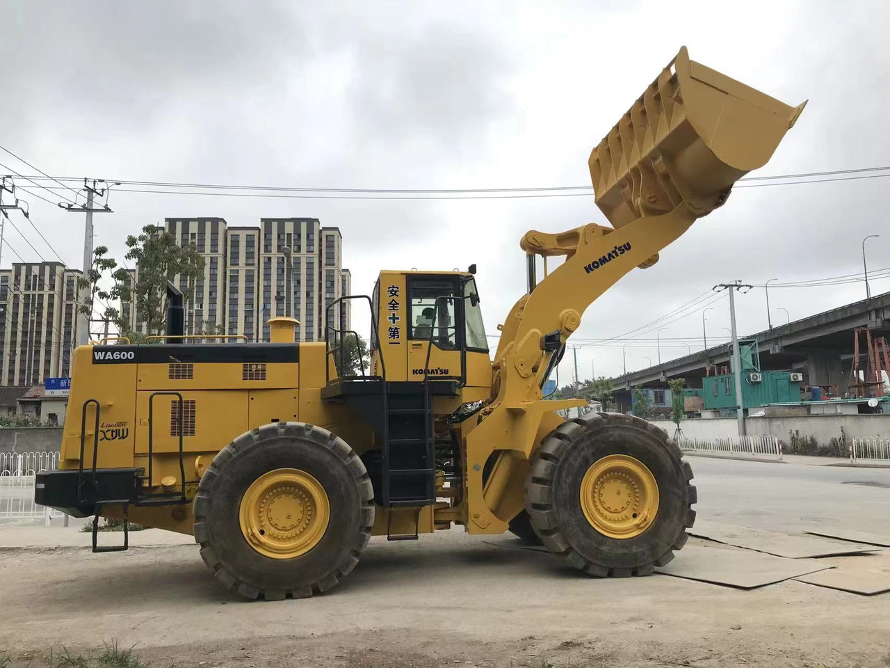 KOMATSU WA 600 - Cargadora de ruedas: foto 2 KOMATSU WA 600 - Cargadora de ruedas: foto 2