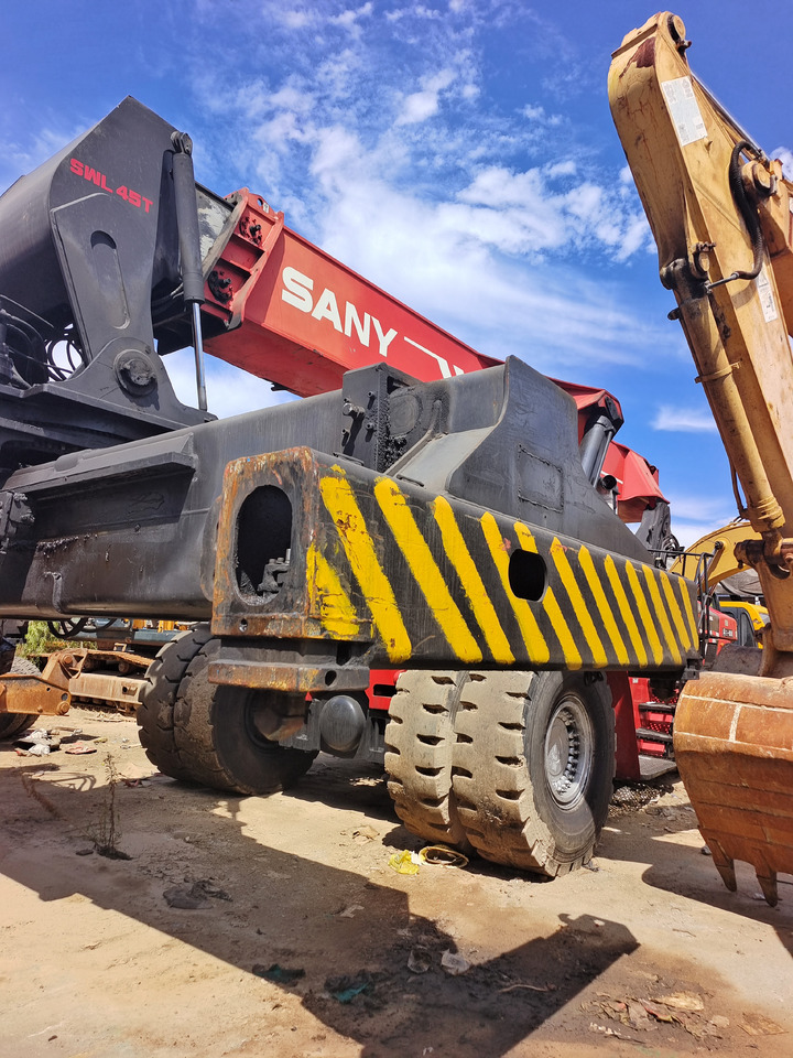 SANY SRSC45C23 - Reach stacker: foto 3 SANY SRSC45C23 - Reach stacker: foto 3