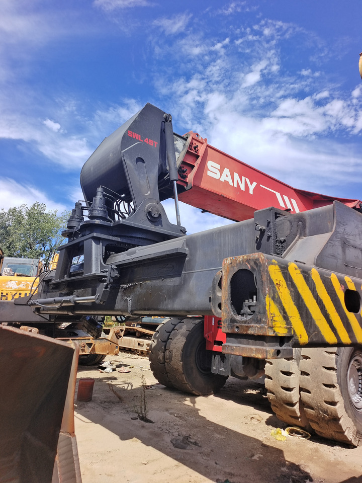SANY SRSC45C23 - Reach stacker: foto 2 SANY SRSC45C23 - Reach stacker: foto 2