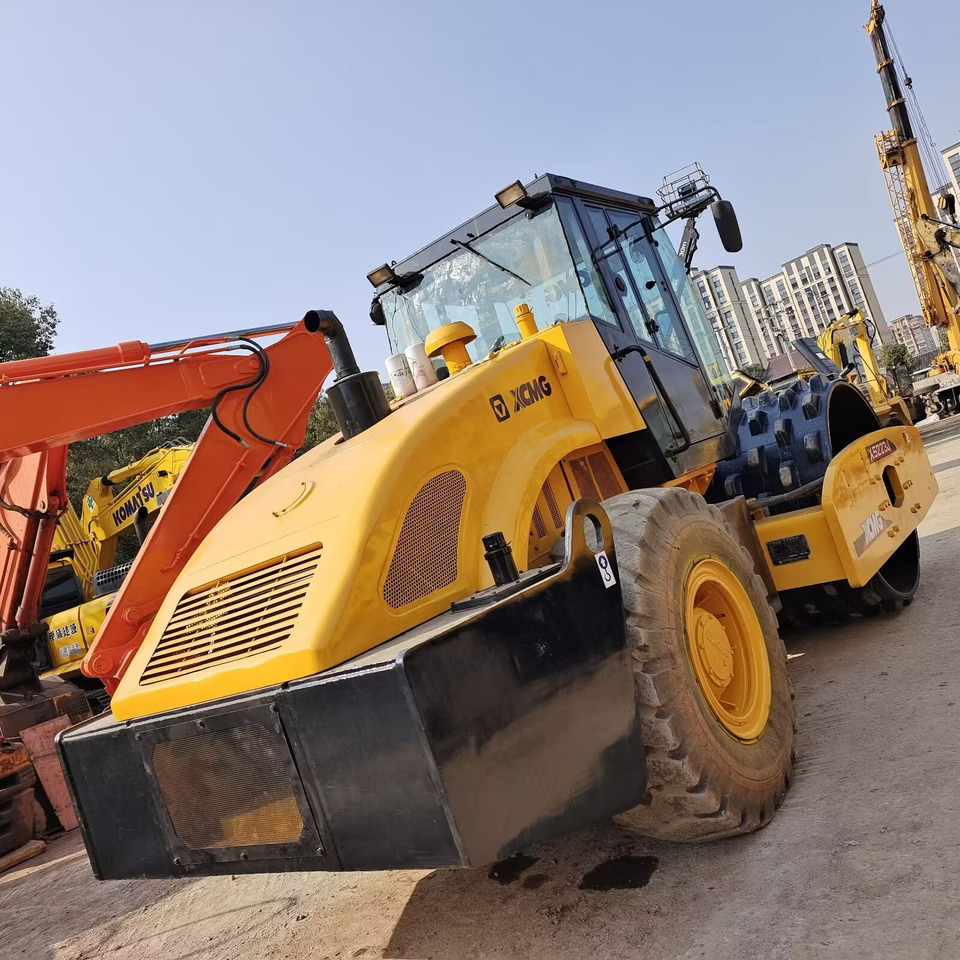 XCMG xs 223j XS223J Goat Horn Vibratory Roller Compactor - Apisonadora de asfalto: foto 3 XCMG xs 223j XS223J Goat Horn Vibratory Roller Compactor - Apisonadora de asfalto: foto 3
