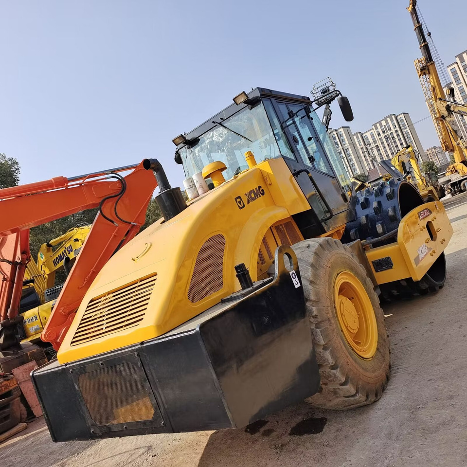 XCMG xs 223j XS223J Goat Horn Vibratory Roller Compactor - Apisonadora de asfalto: foto 4 XCMG xs 223j XS223J Goat Horn Vibratory Roller Compactor - Apisonadora de asfalto: foto 4