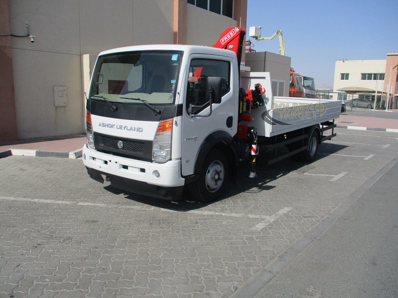 Ashok Leyland PARTNER LX 4x2 with Fassi F50A.022 Crane - Camión grúa: foto 2 Ashok Leyland PARTNER LX 4x2 with Fassi F50A.022 Crane - Camión grúa: foto 2