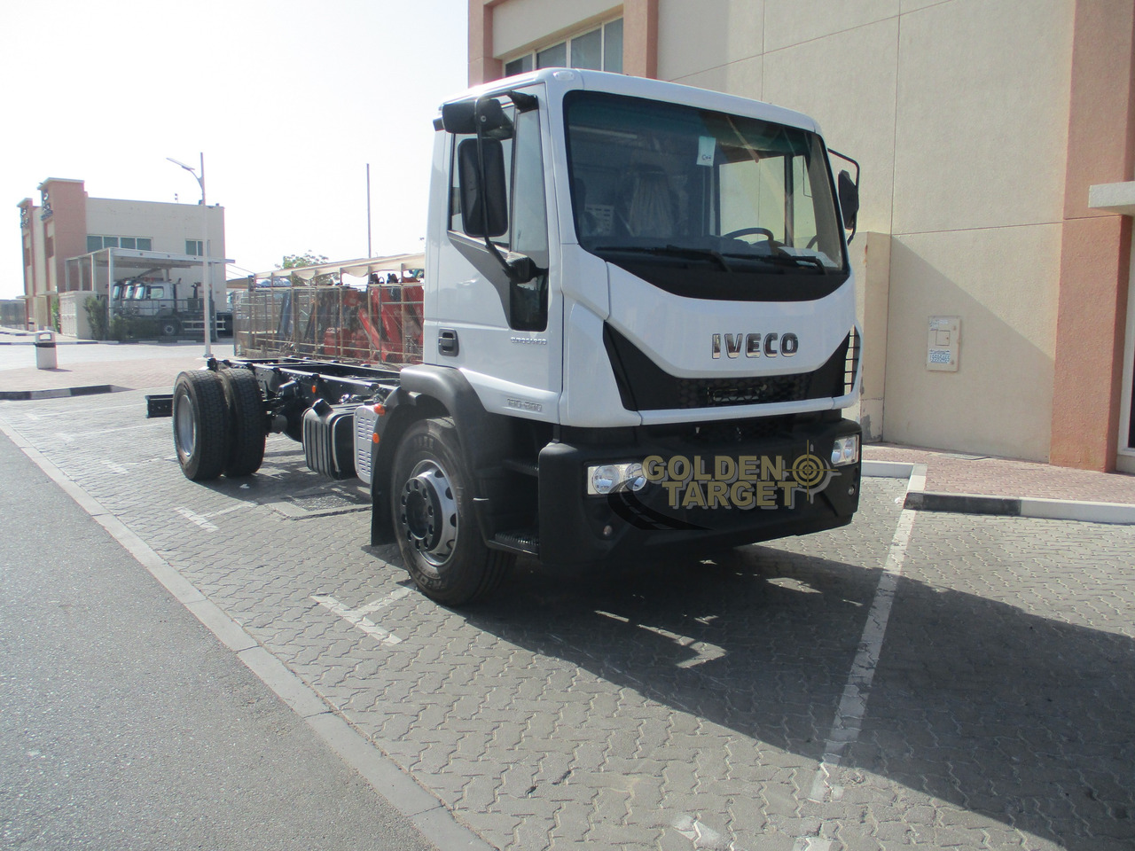 IVECO EUROCARGO 180E28 4x2 Chassis - Camión chasis: foto 1 IVECO EUROCARGO 180E28 4x2 Chassis - Camión chasis: foto 1