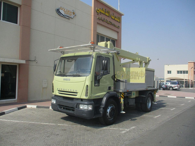 Iveco EuroCargo 180E28 - Plataforma elevadora: foto 2 Iveco EuroCargo 180E28 - Plataforma elevadora: foto 2