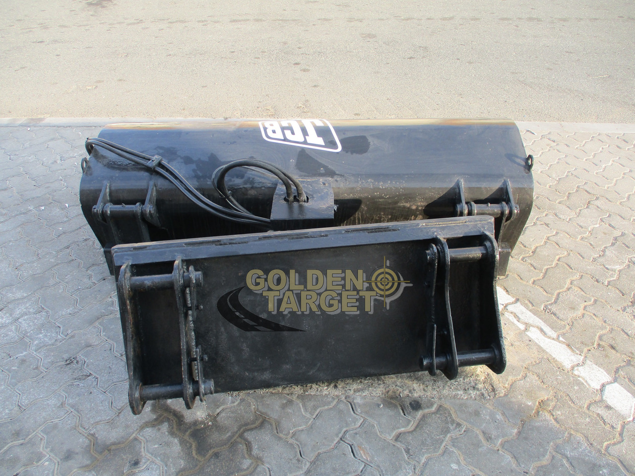 JCB Broom Attachment - Barredora cucharón para Minicargadora: foto 3 JCB Broom Attachment - Barredora cucharón para Minicargadora: foto 3