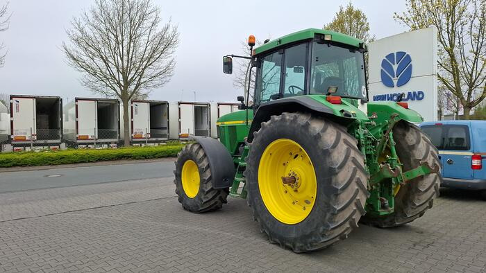 John Deere 7710 - Tractor: foto 1 John Deere 7710 - Tractor: foto 1